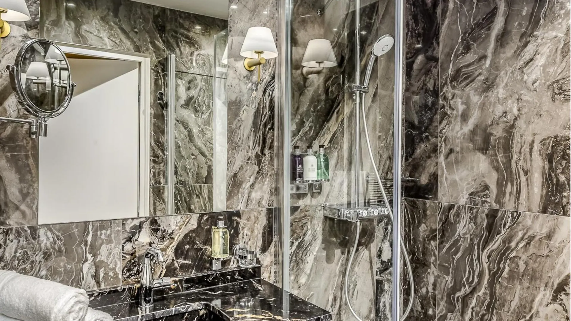 Merveil Signature - Valois - Louvre View Apartment Paris